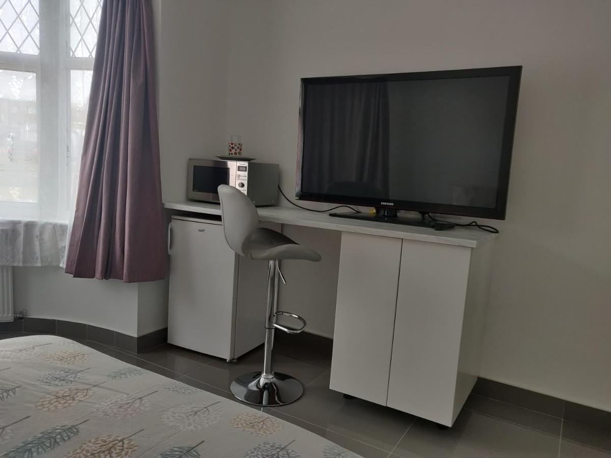 Stunning Double Room In Harrow Wembley - Khoob House Лондон Екстериор снимка